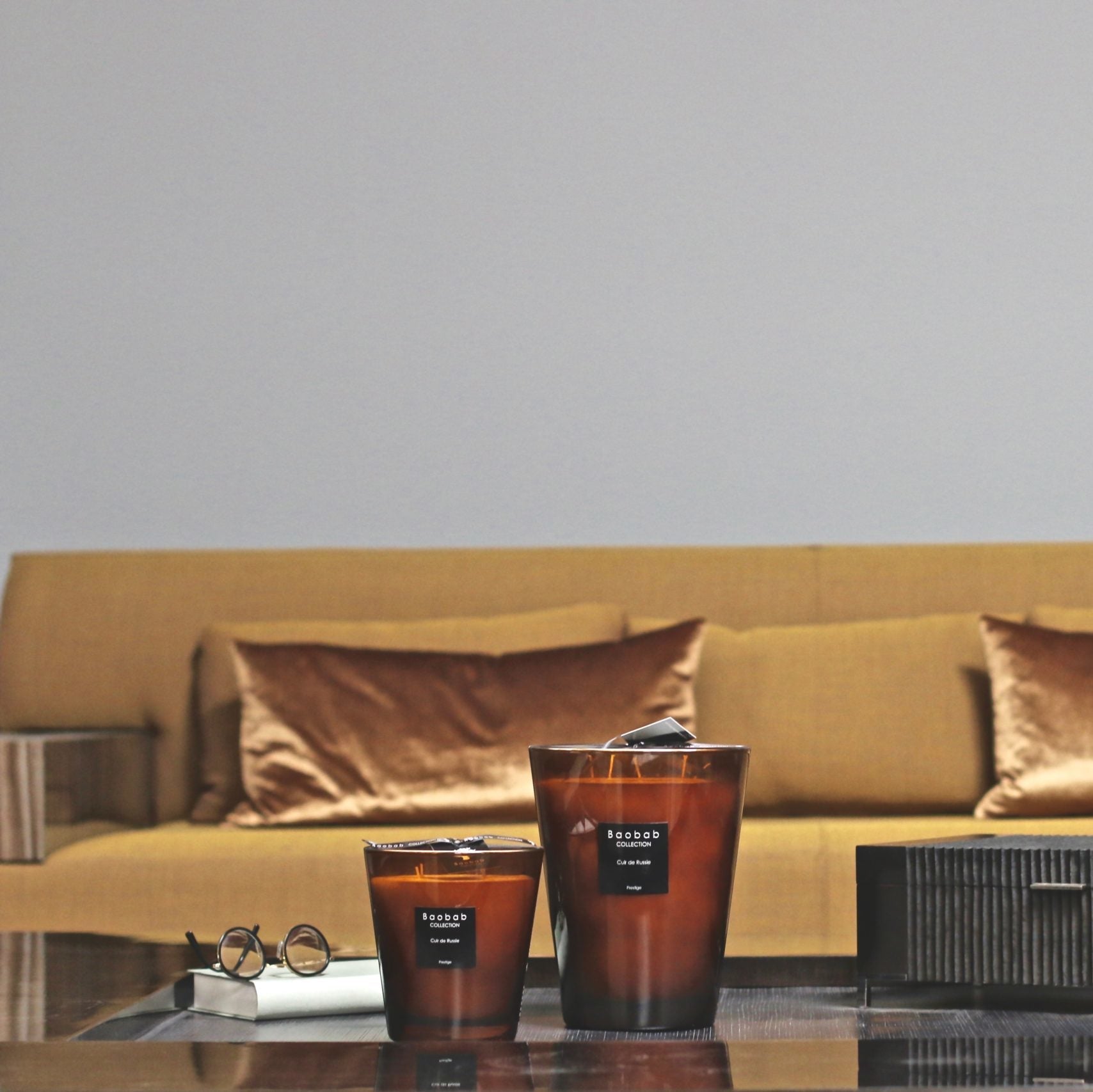 Bougie Les Prestigieuses - Cuir de Russie MAX10 - Carré Lumière