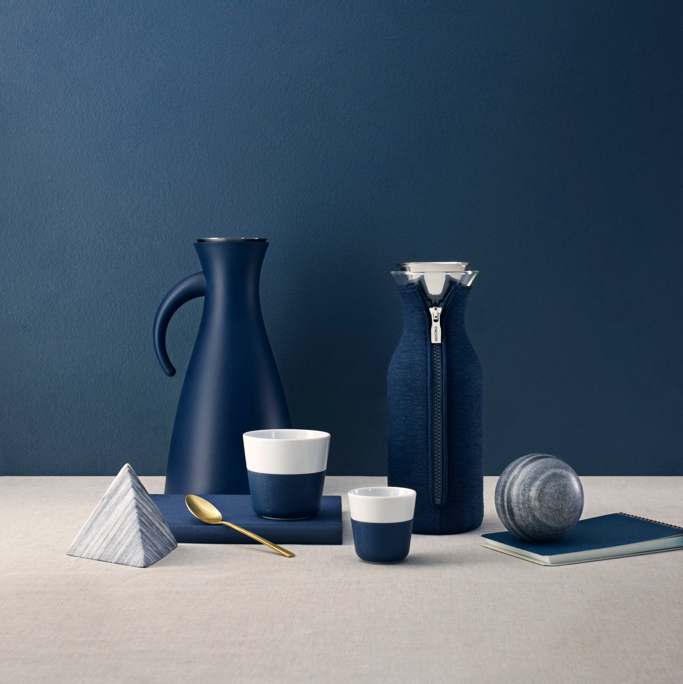 Carafe stoppe-goutte avec fourreau 1L - Carré Lumière