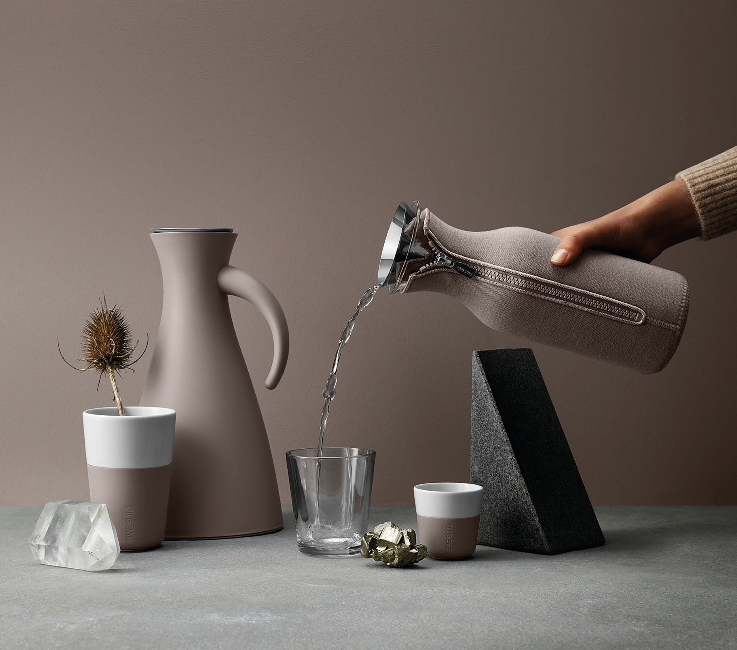 Carafe stoppe-goutte avec fourreau 1L - Carré Lumière