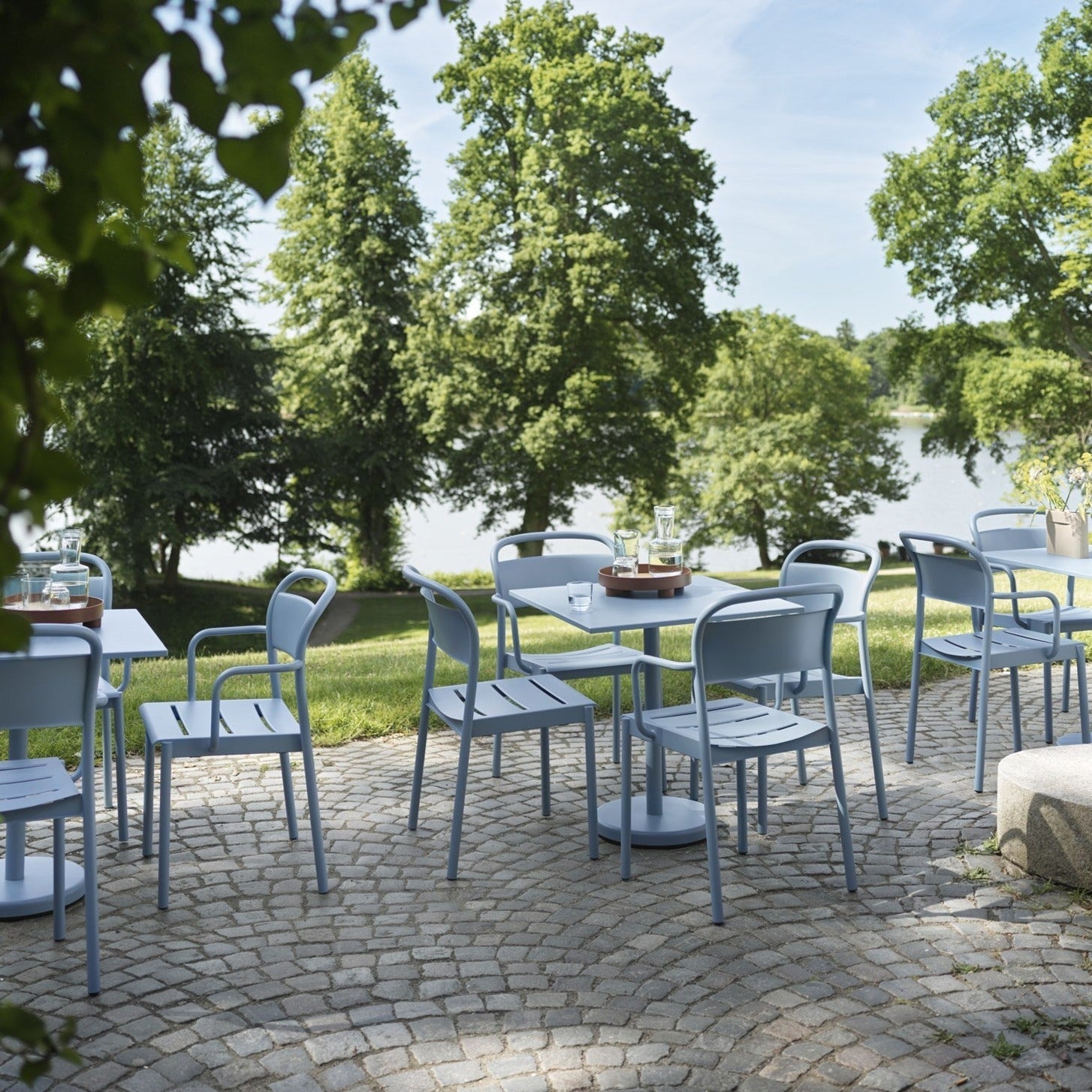 Linear Steel chaise de jardin - Carré Lumière