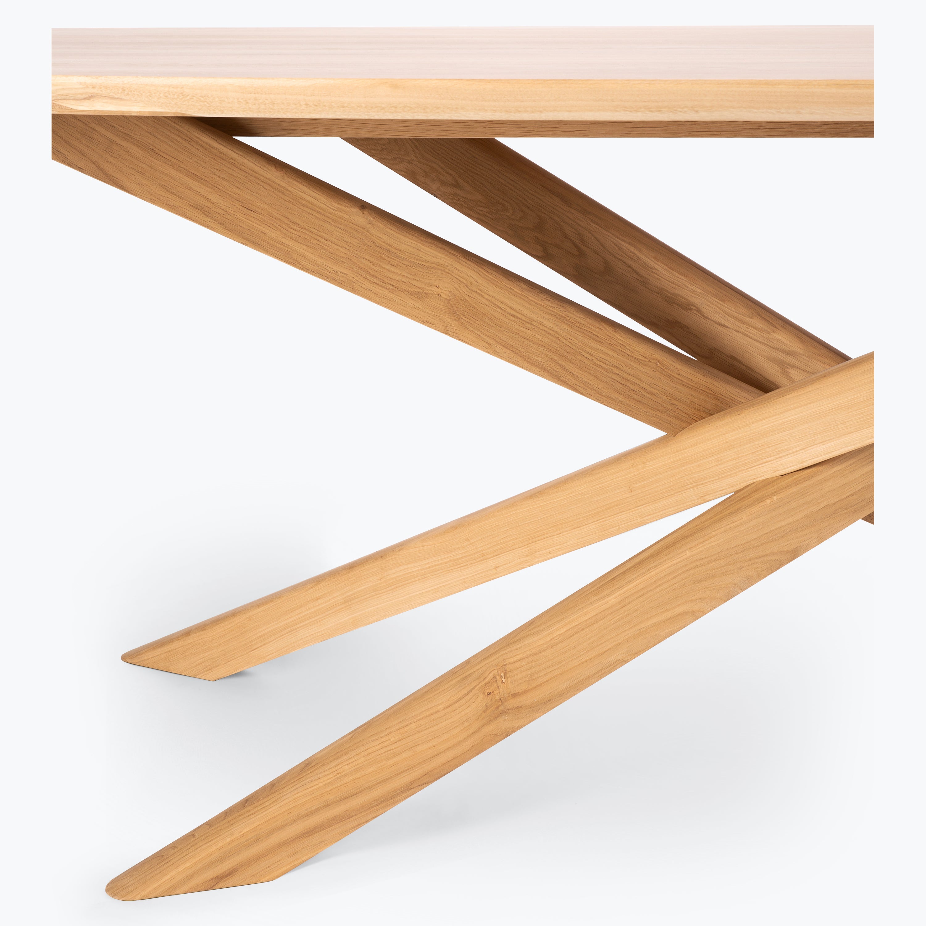 Table de repas Mikado ovale en chêne 267cm - Carré Lumière