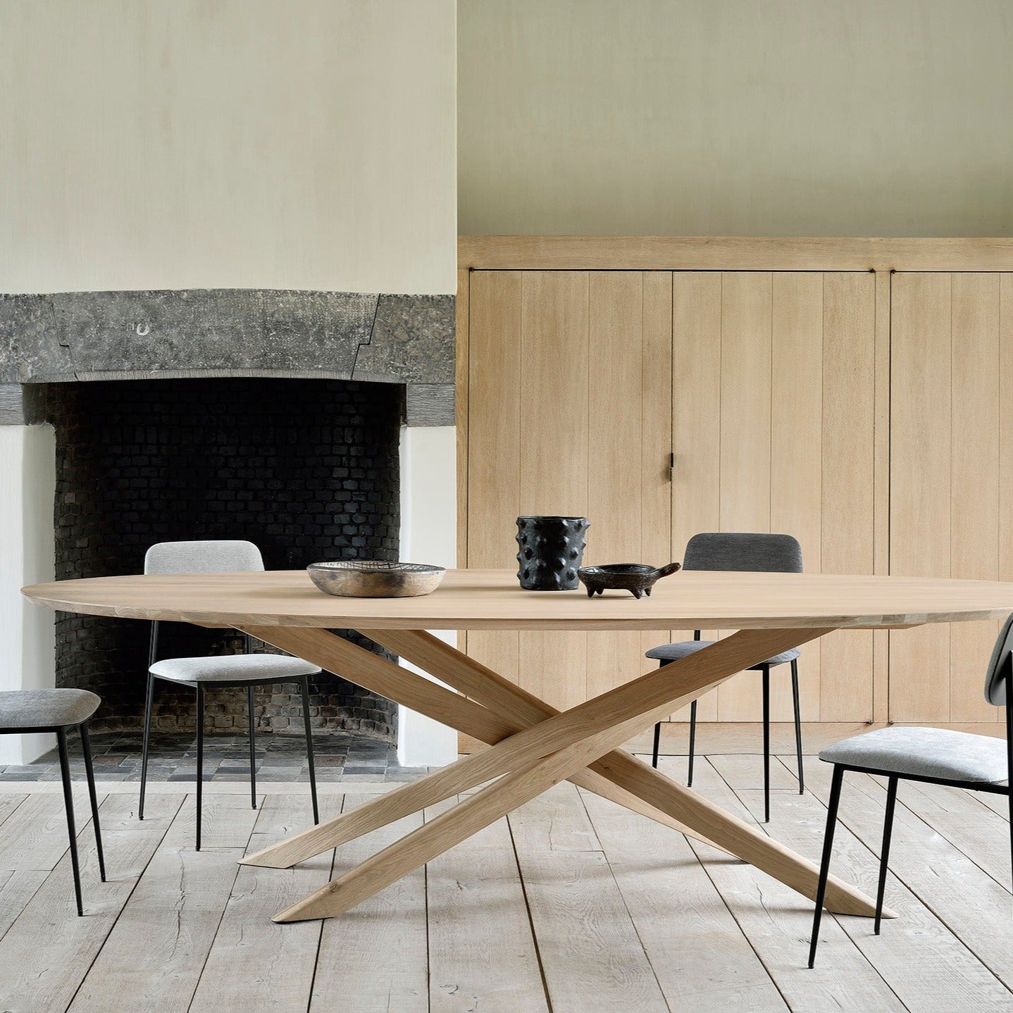 Table de repas Mikado ovale en chêne 267cm - Carré Lumière