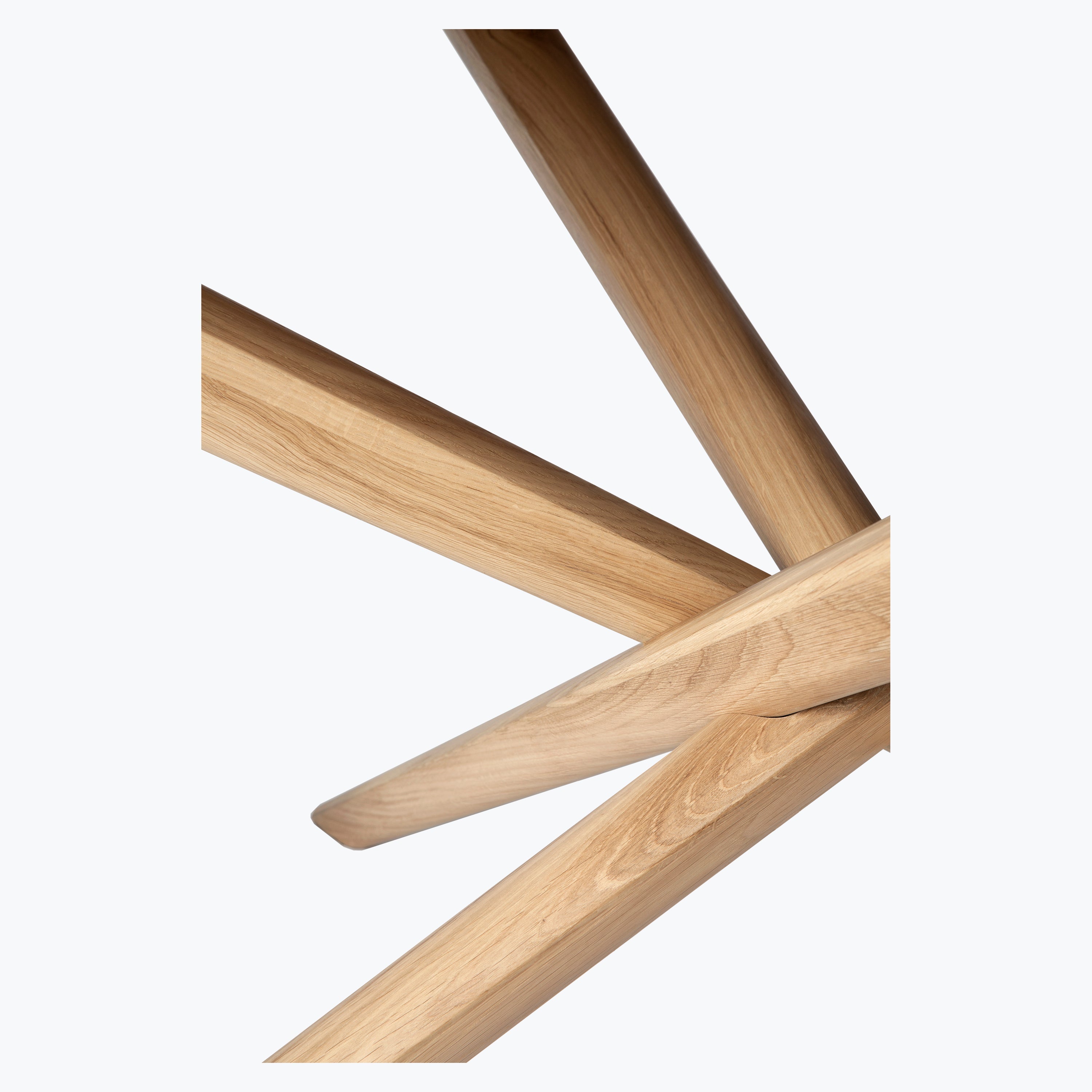 Table de repas Mikado ronde en chêne 150cm - Carré Lumière