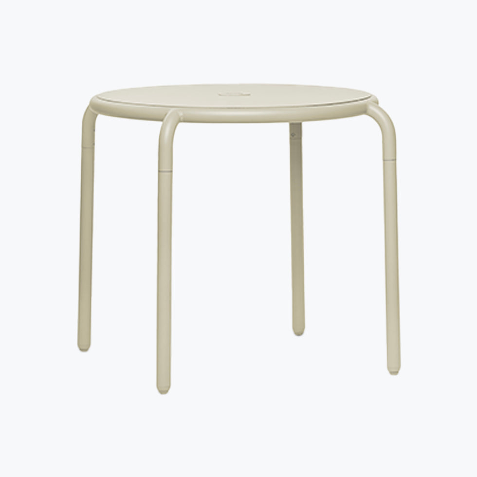 Toní Bistreau table de jardin - Carré Lumière